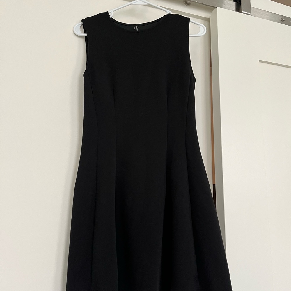 Chic Black Sleeveless Midi Dress